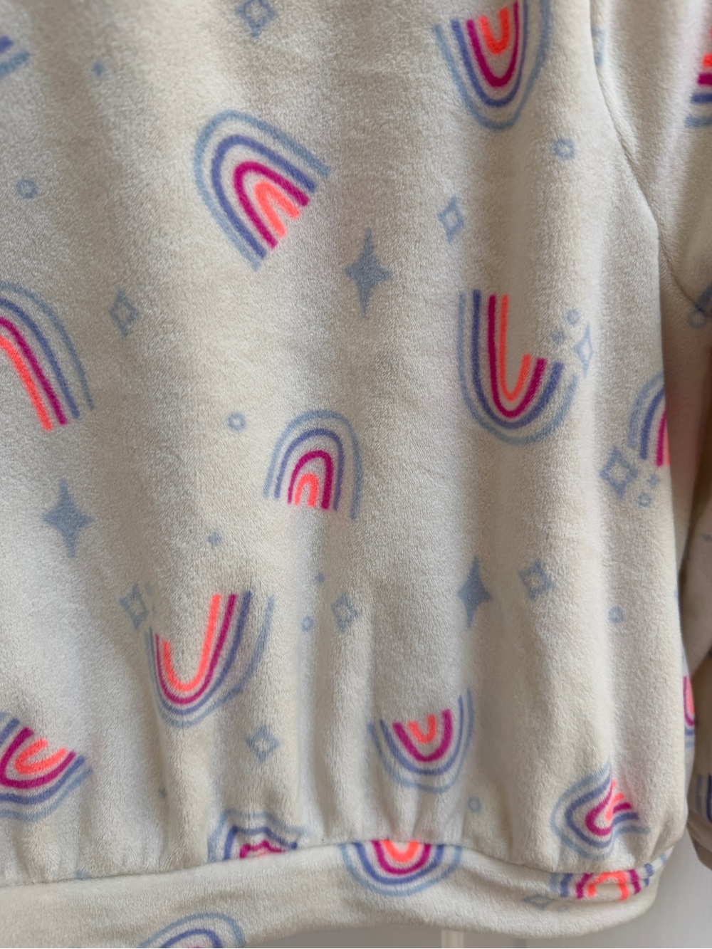 NWOT Cat & Jack 4T Cream Pullover Sweatshirt Sweater Top Shirt Pink Blue Rainbow - Picture 2 of 4